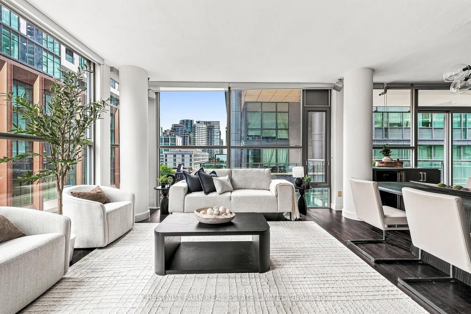 25 Oxley Street, Unit 611 - Image 1