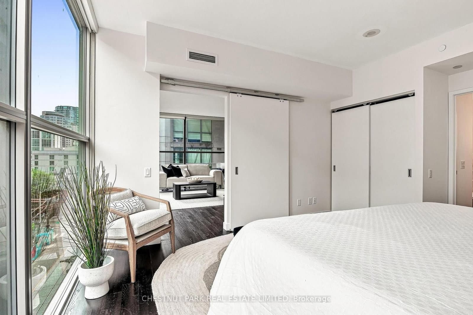 25 Oxley Street, Unit 611 thumbnail 13