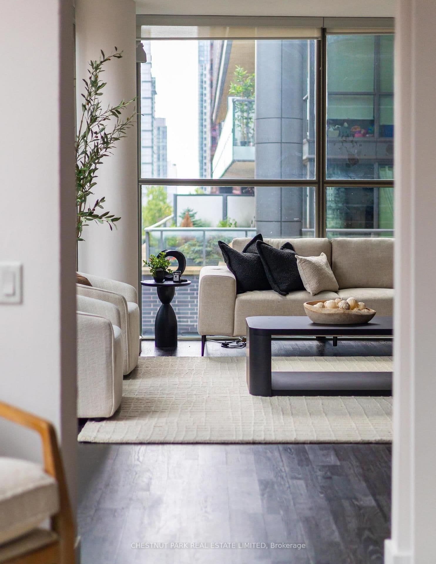 25 Oxley Street, Unit 611 thumbnail 4
