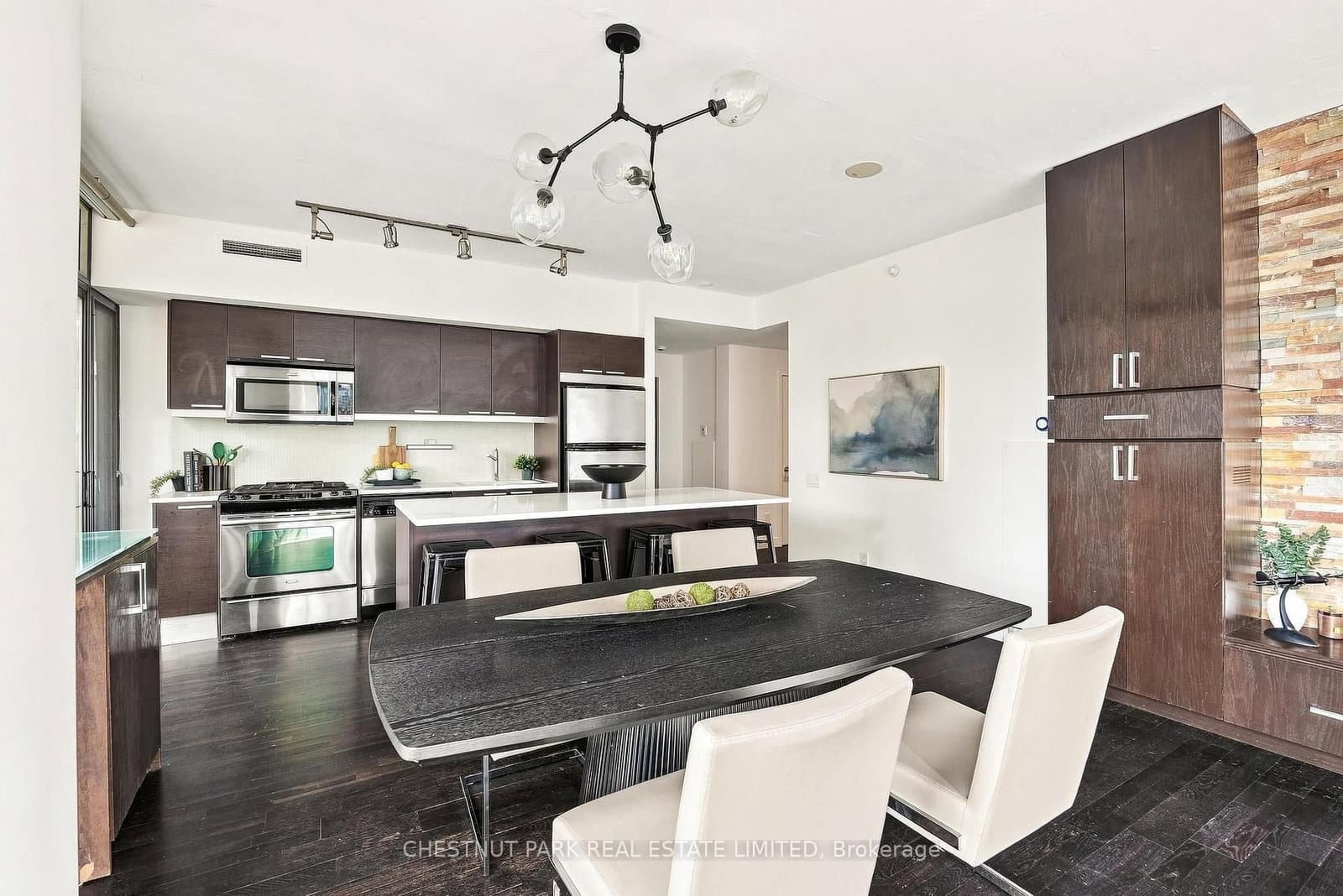 25 Oxley Street, Unit 611 thumbnail 6