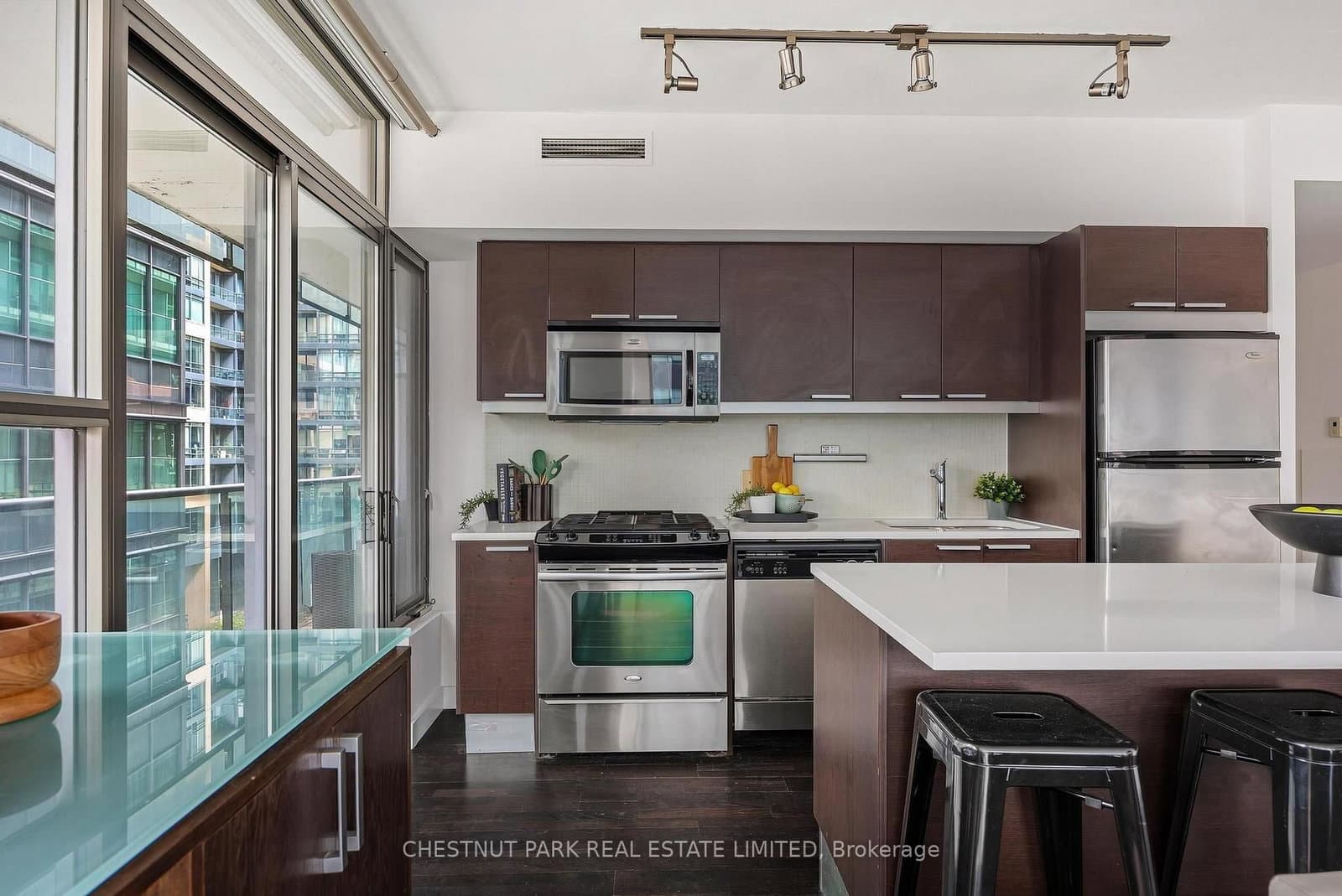 25 Oxley Street, Unit 611 thumbnail 7