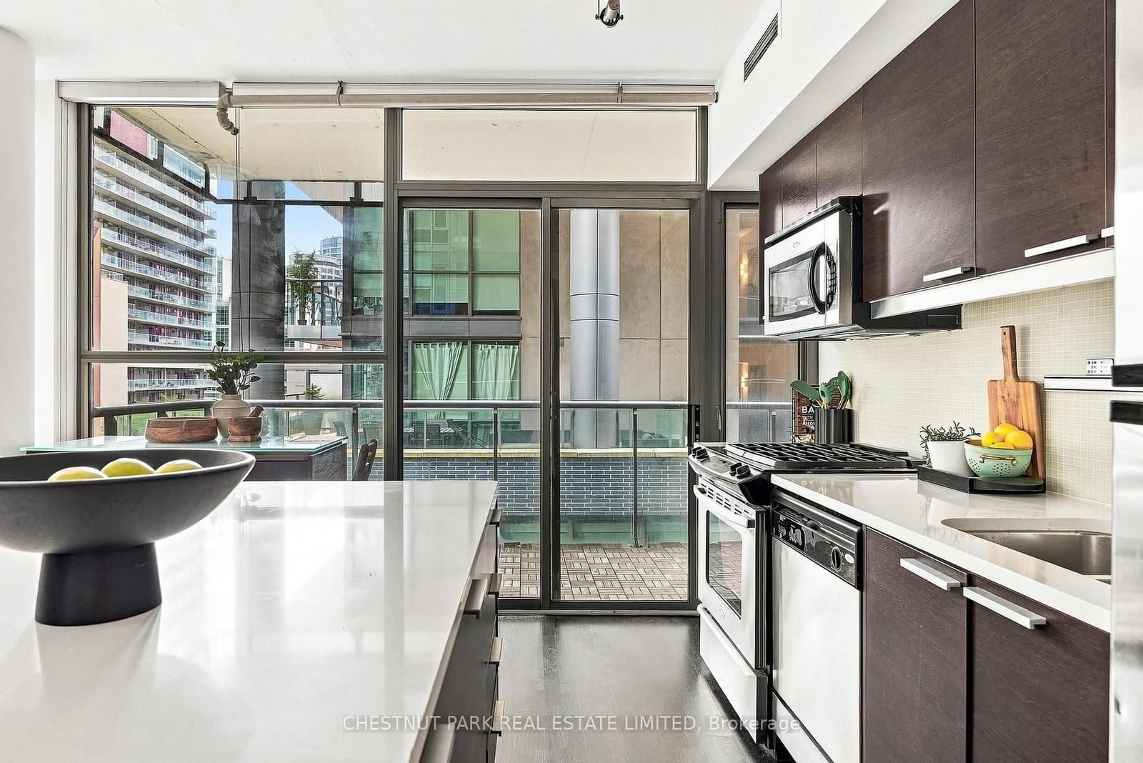 25 Oxley Street, Unit 611 thumbnail 8