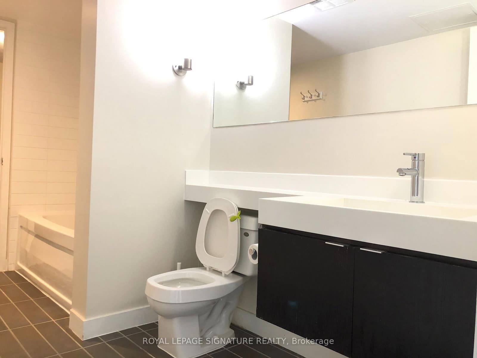 4K Spadina Avenue, Unit 1121 thumbnail 9