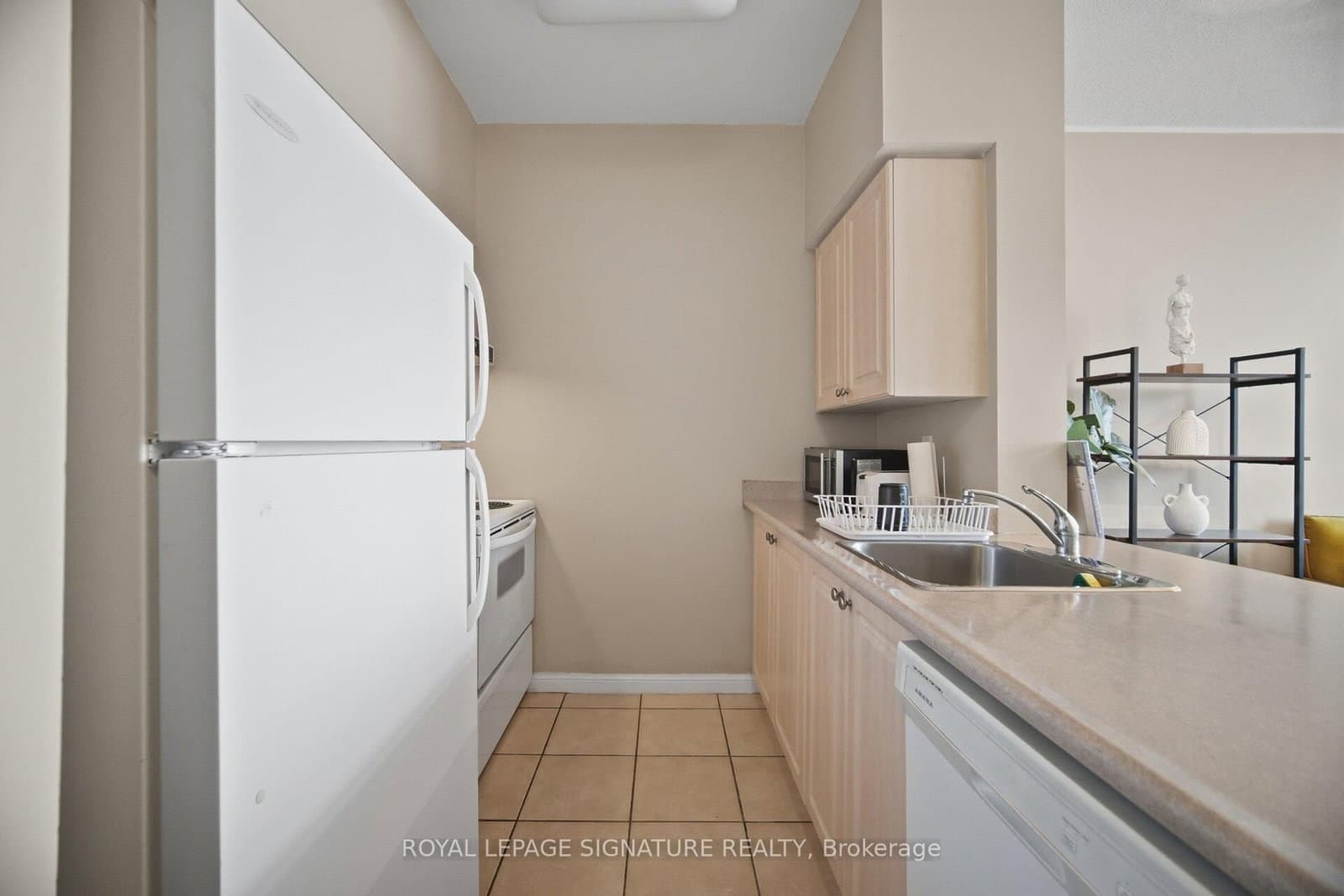 153 Beecroft Road N, Unit PH109 thumbnail 8