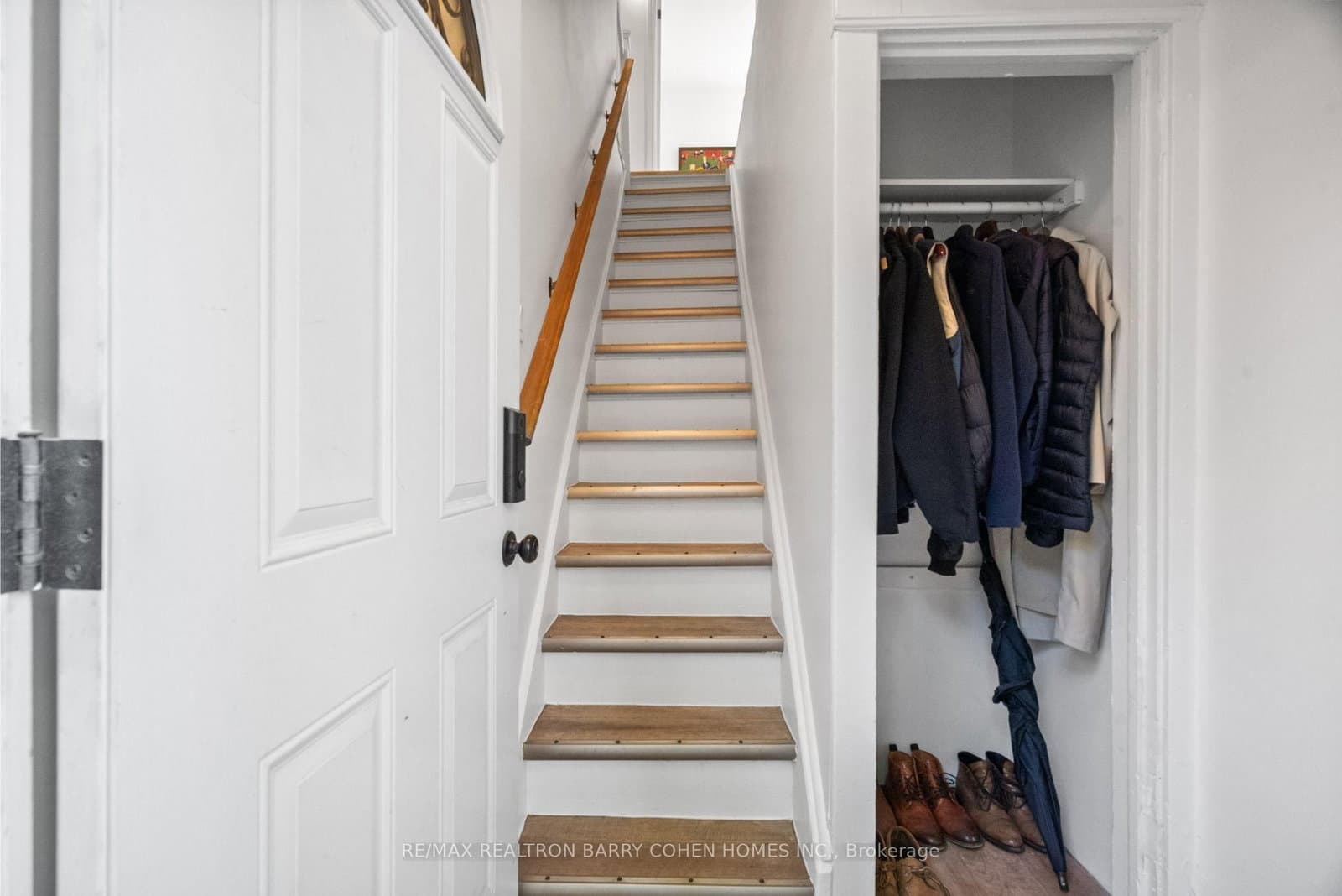 371 Howland Avenue, Unit Upper thumbnail 2