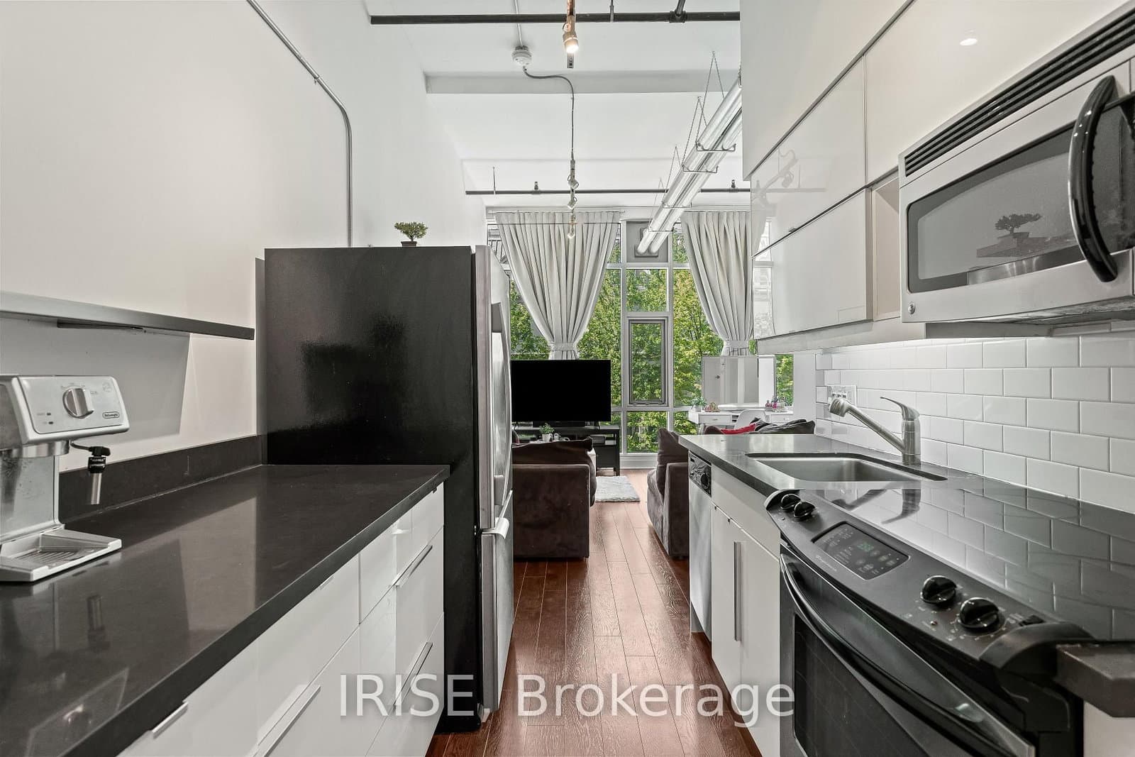 477 Richmond Street W, Unit 305 thumbnail 2
