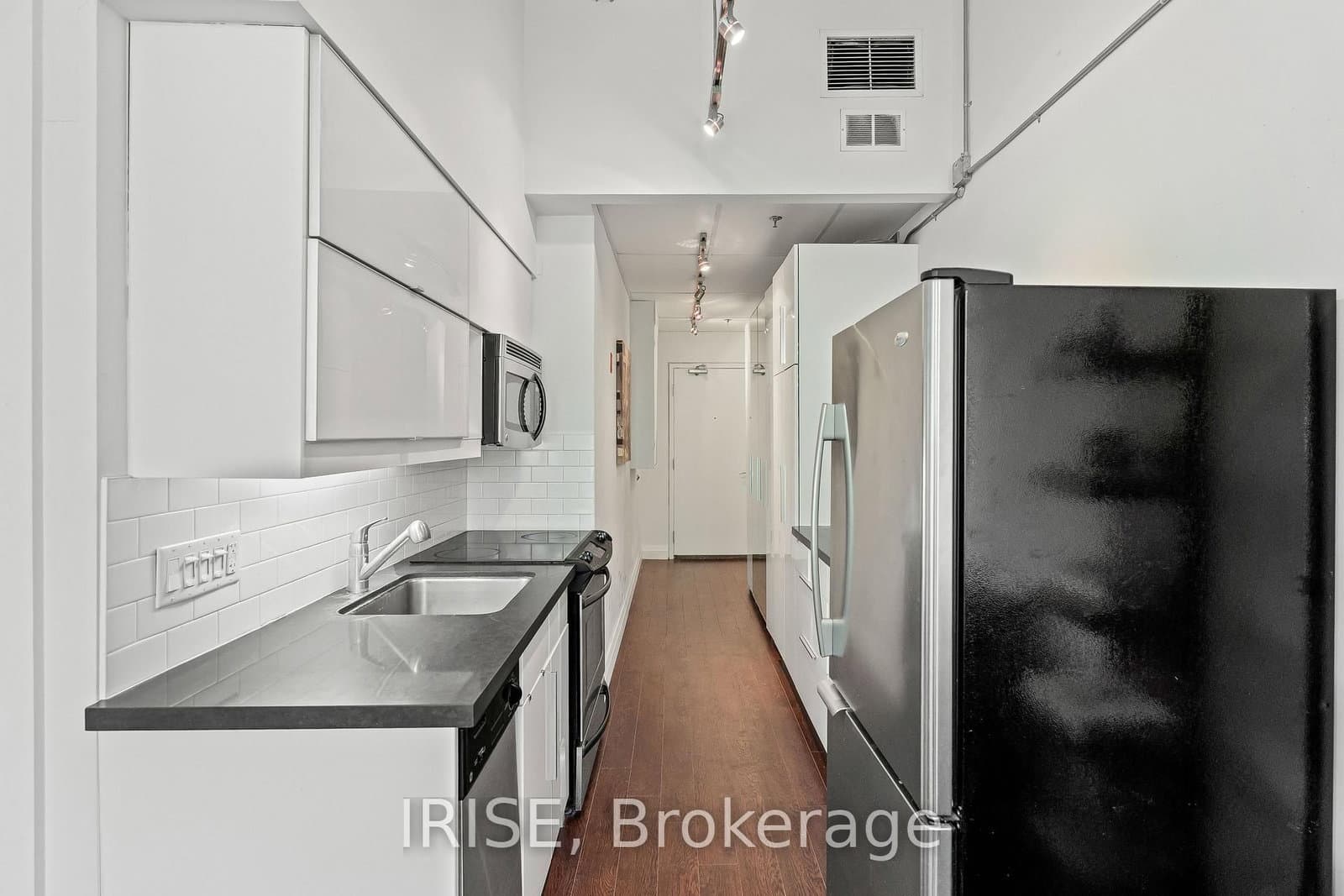 477 Richmond Street W, Unit 305 thumbnail 3