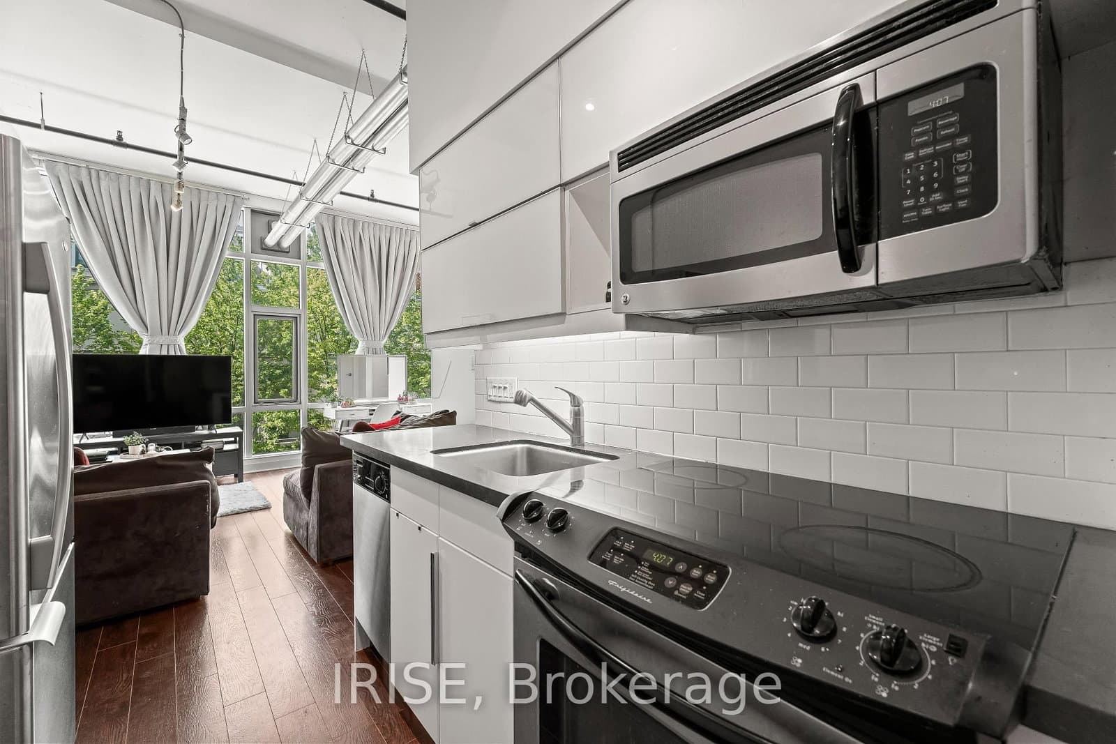 477 Richmond Street W, Unit 305 thumbnail 4