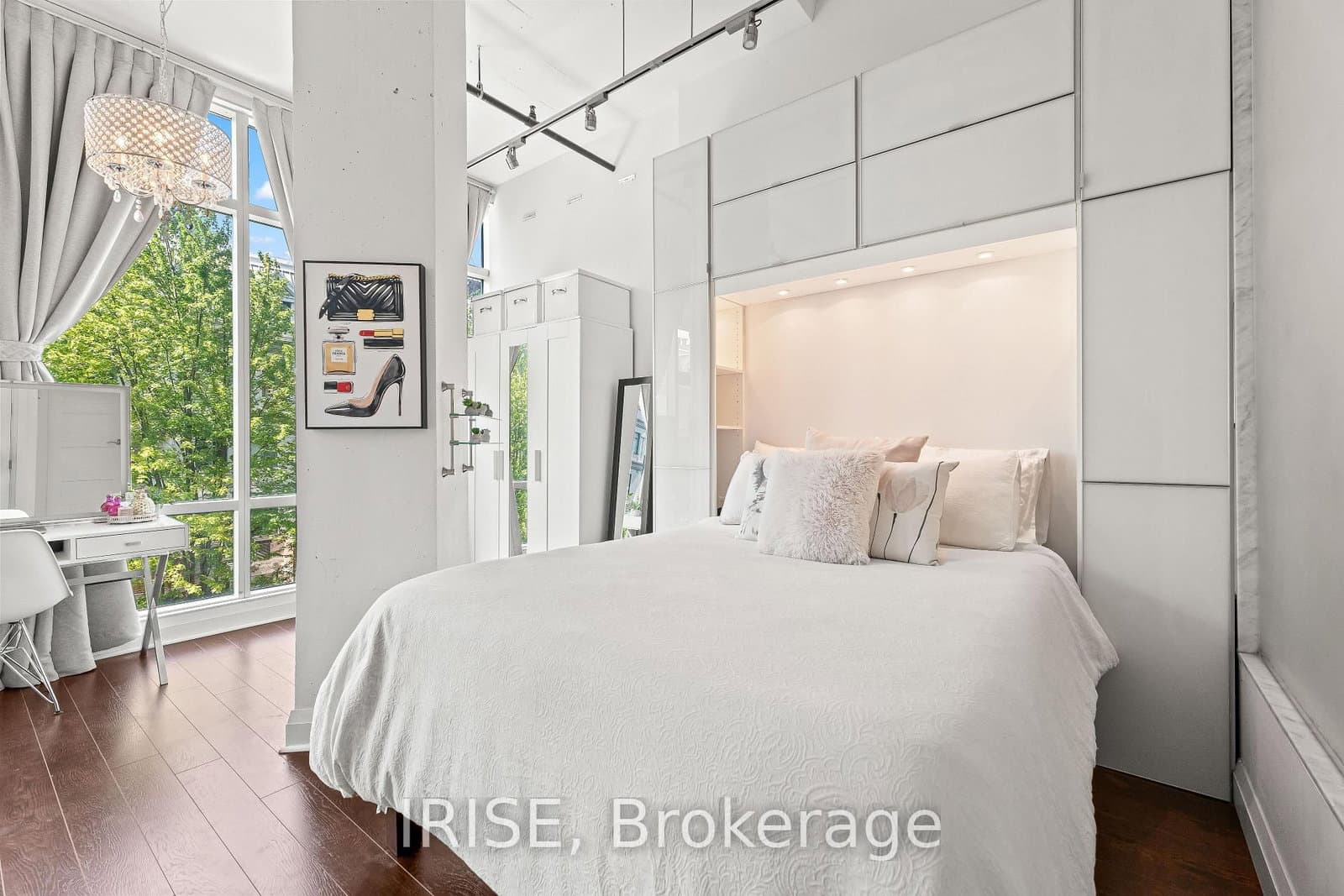 477 Richmond Street W, Unit 305 thumbnail 9