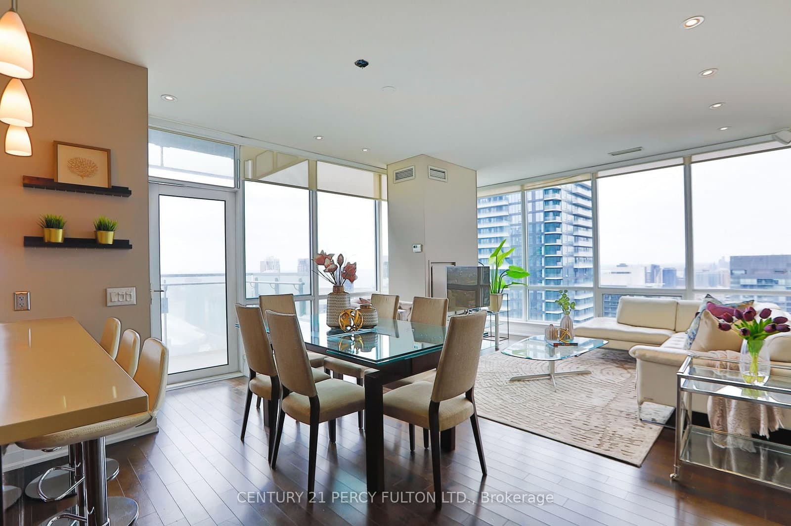 80 John Street, Unit 4002 thumbnail 6