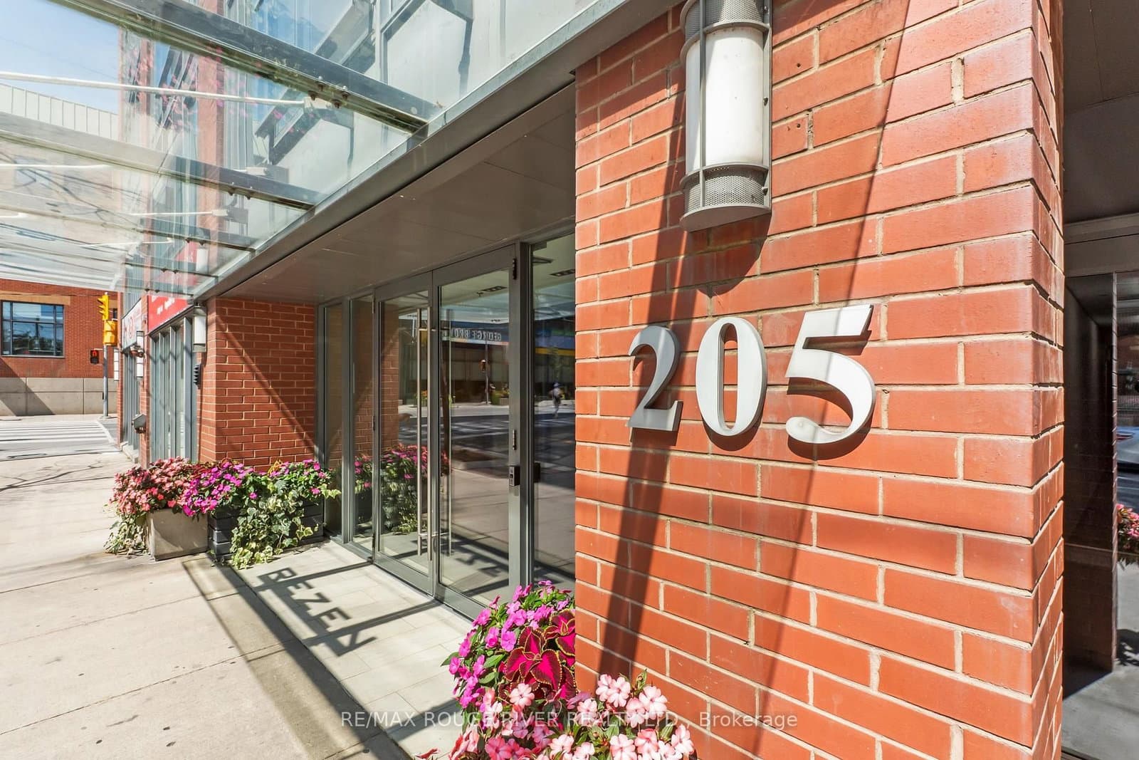 205 Frederick Street, Unit 704 thumbnail 3