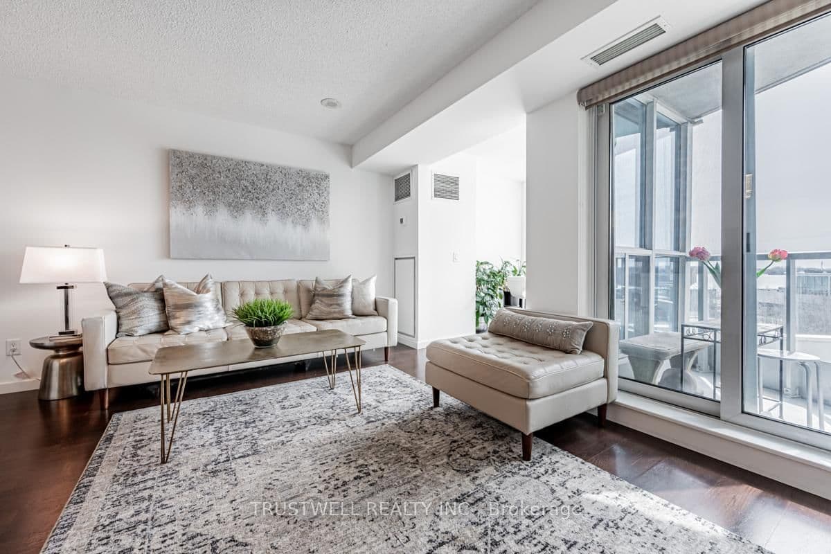 208 Queens Quay W, Unit 511 thumbnail 10