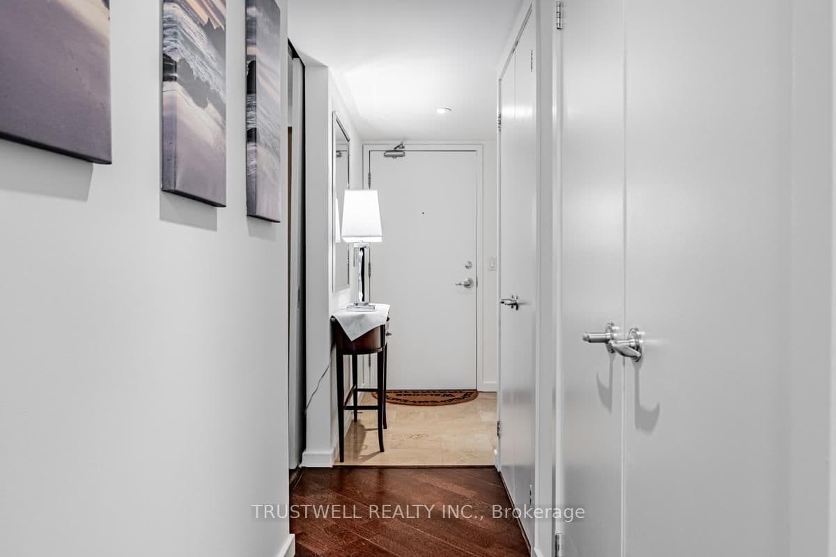 208 Queens Quay W, Unit 511 thumbnail 15