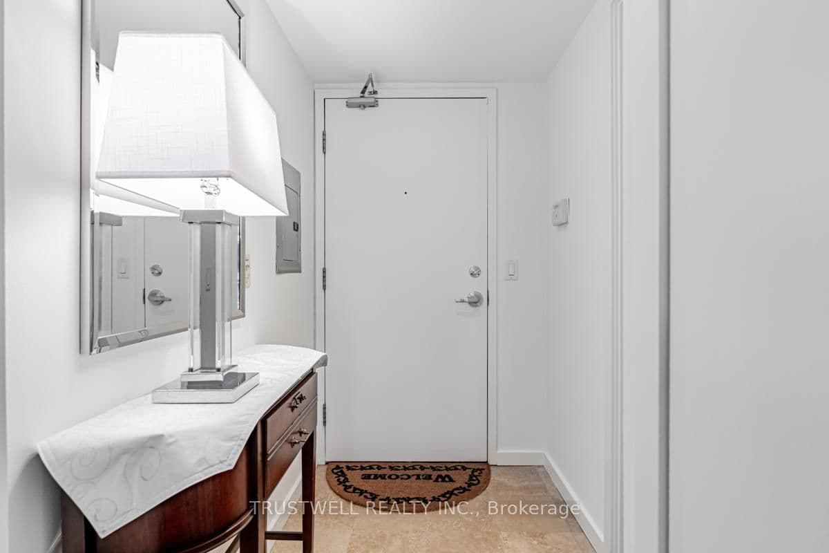 208 Queens Quay W, Unit 511 thumbnail 17