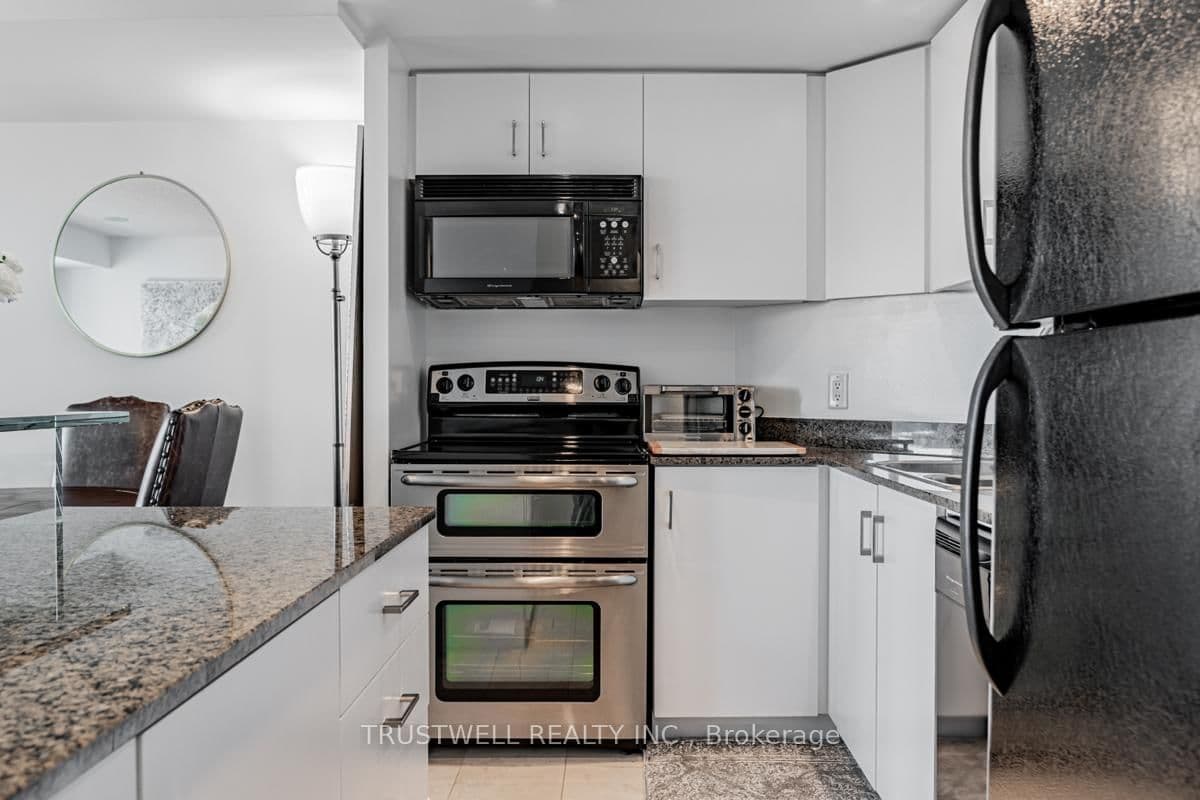 208 Queens Quay W, Unit 511 thumbnail 8