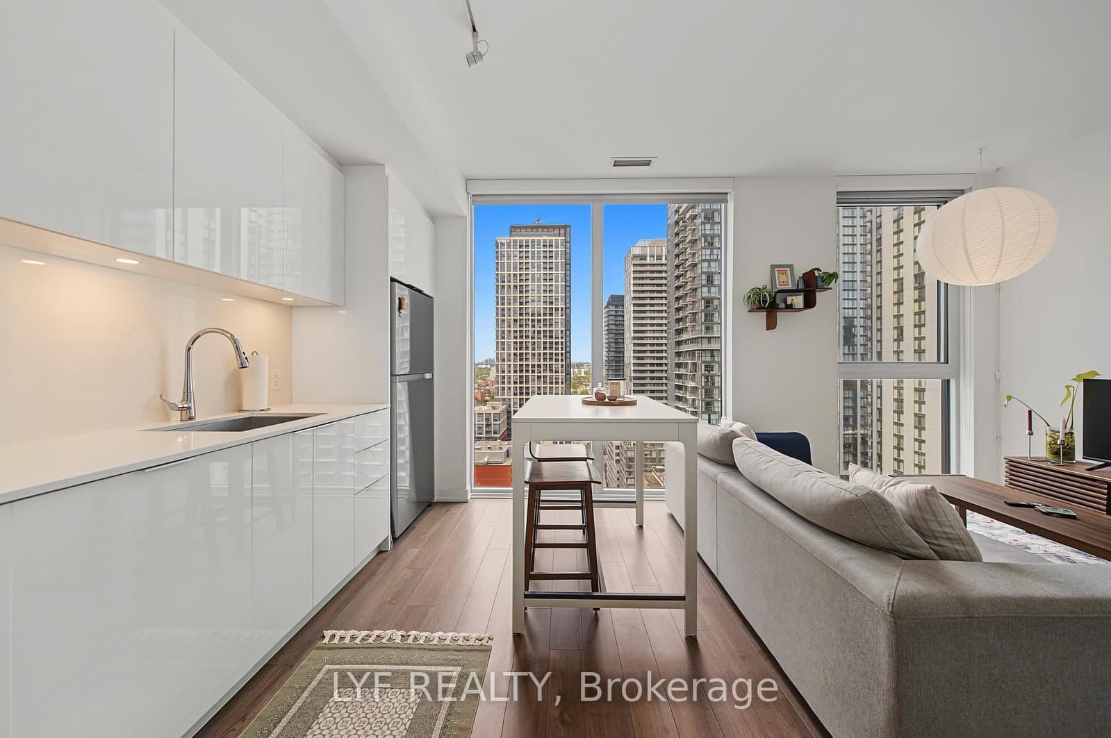 357 King Street W, Unit 2403 thumbnail 11