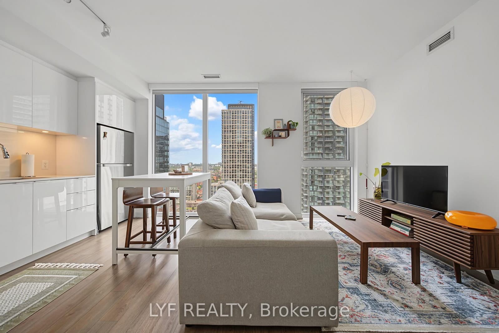 357 King Street W, Unit 2403 thumbnail 17