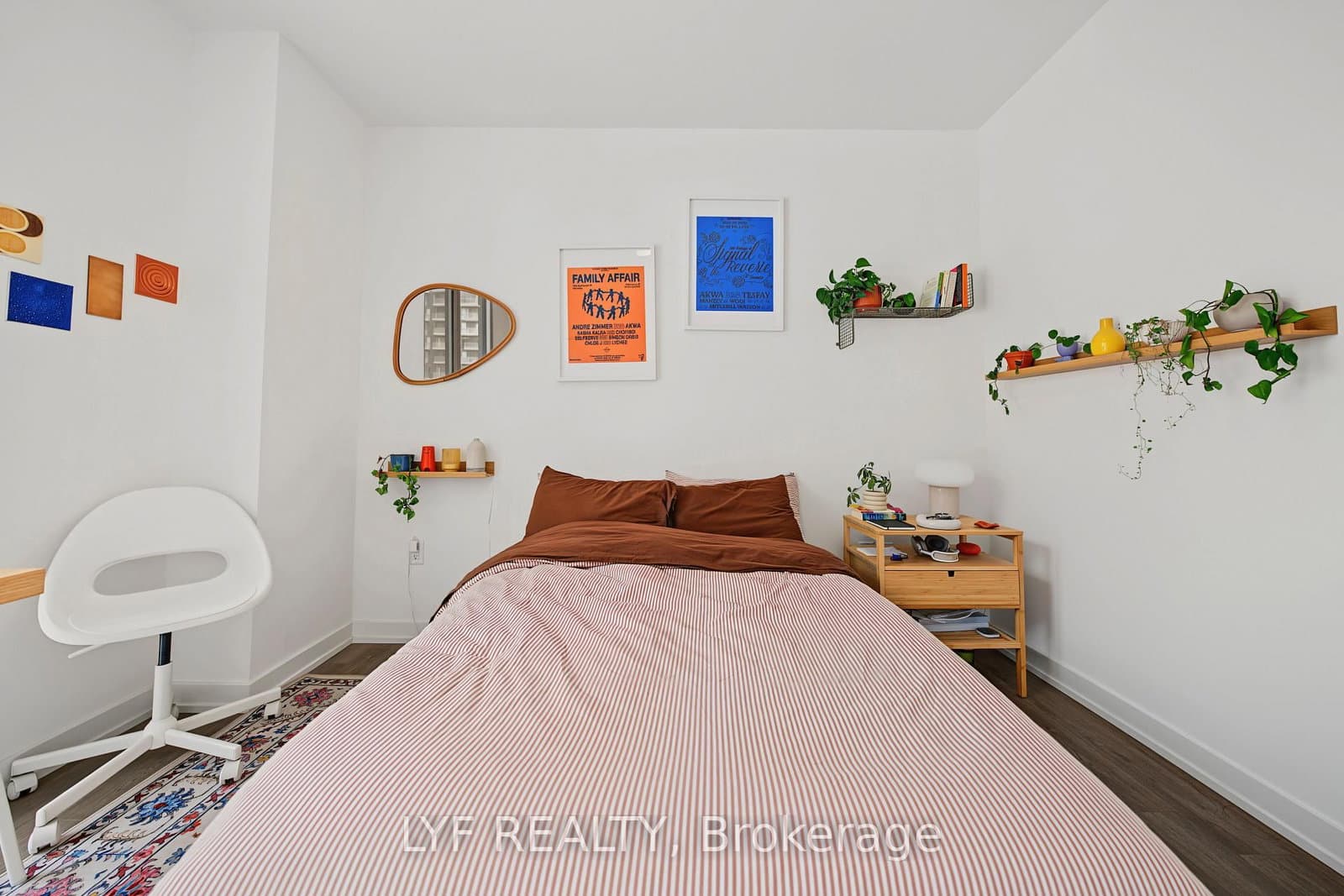 357 King Street W, Unit 2403 thumbnail 24