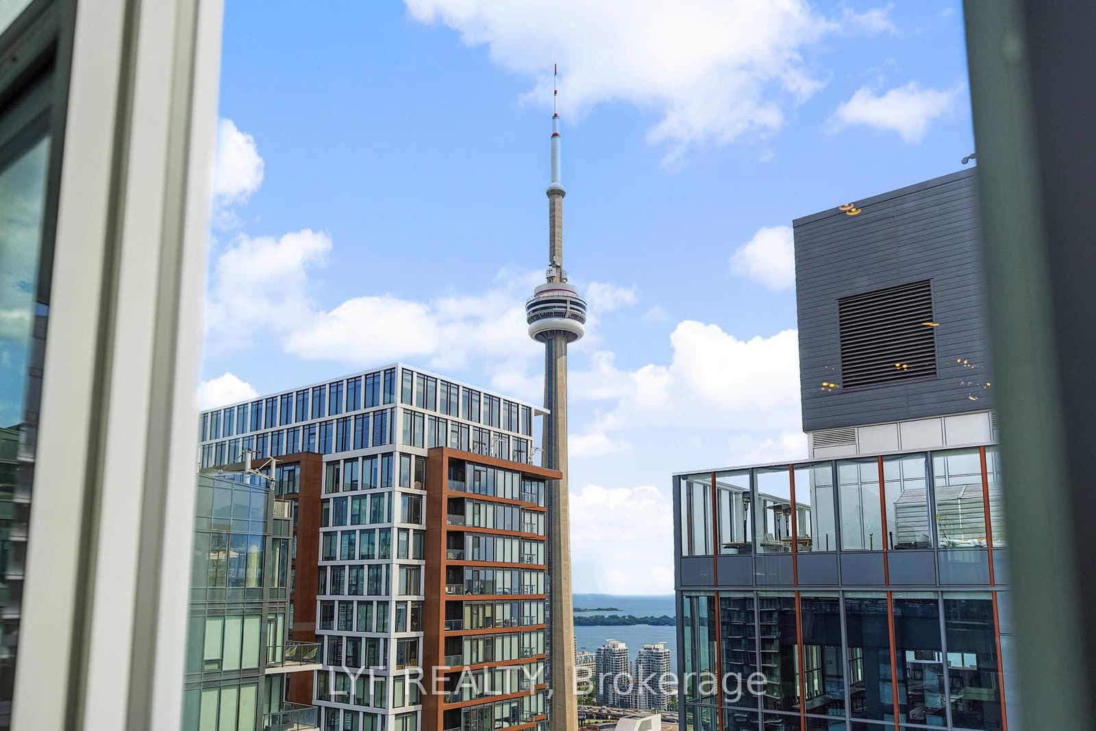357 King Street W, Unit 2403 thumbnail 32