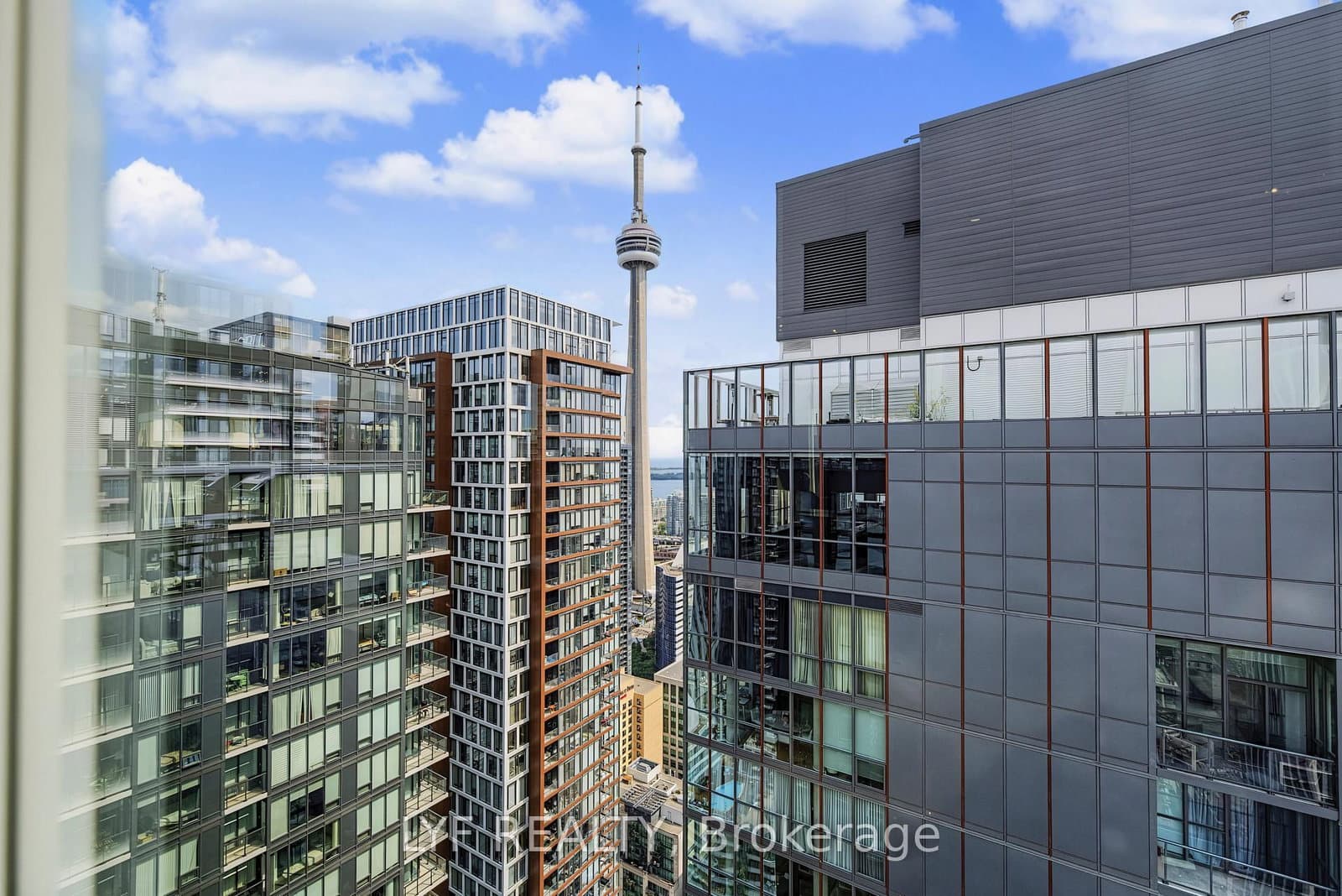 357 King Street W, Unit 2403 thumbnail 33