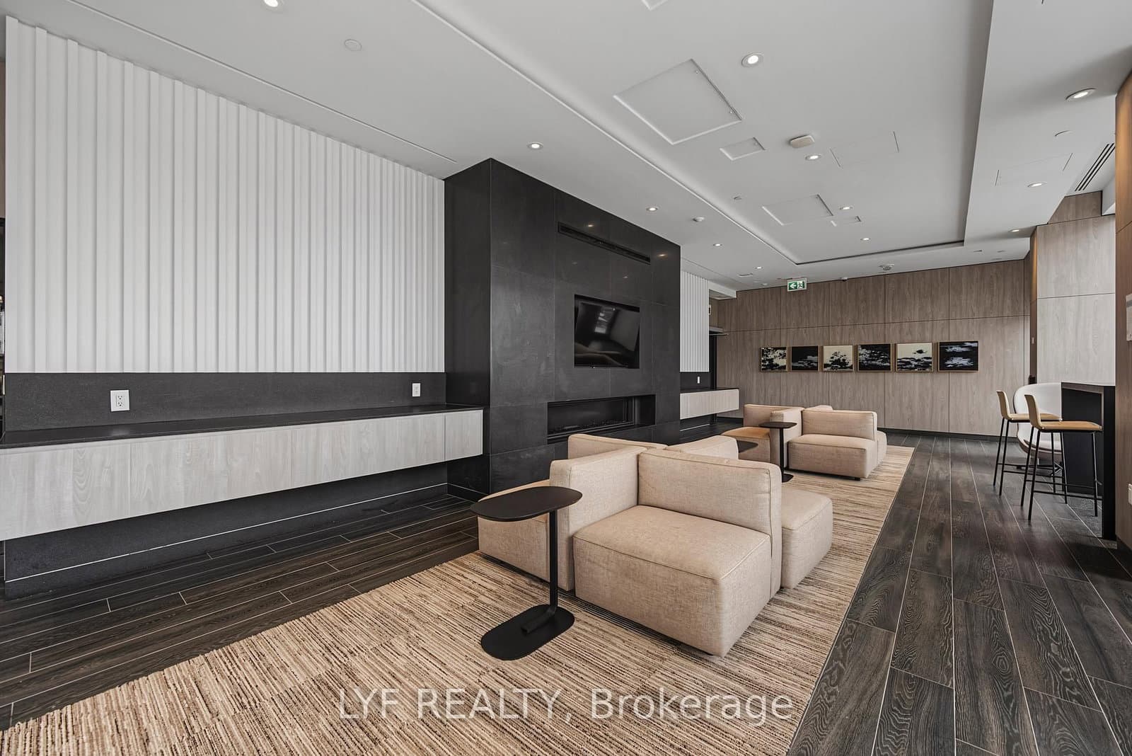 357 King Street W, Unit 2403 thumbnail 43