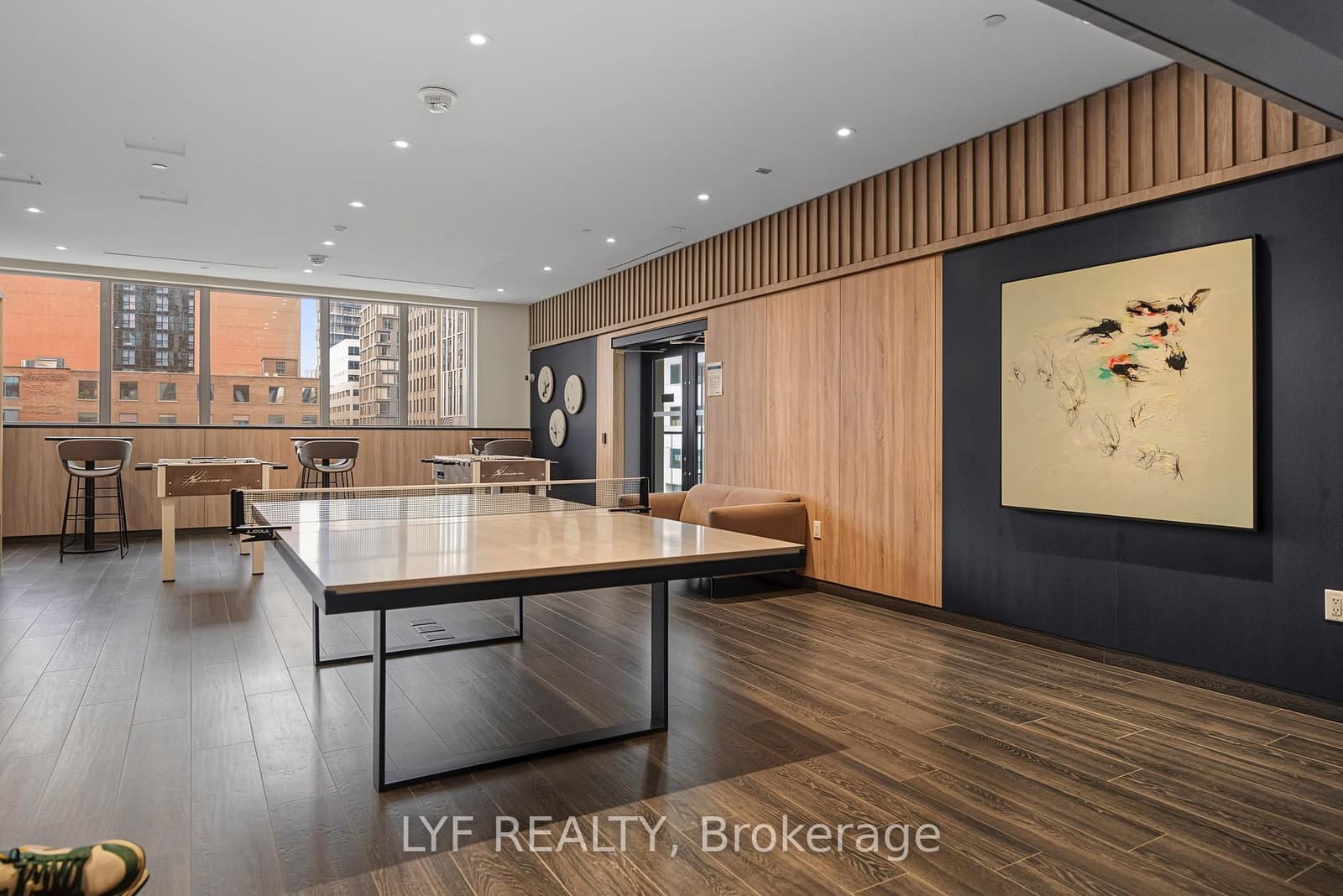 357 King Street W, Unit 2403 thumbnail 45