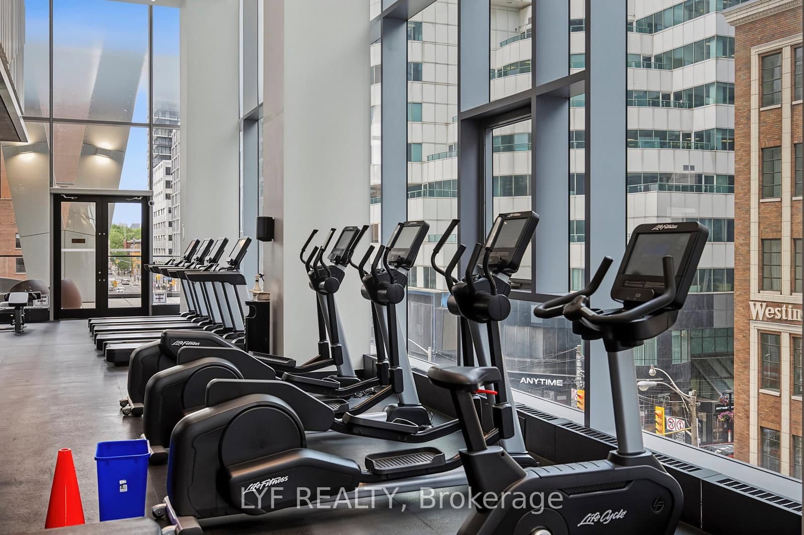 357 King Street W, Unit 2403 thumbnail 47
