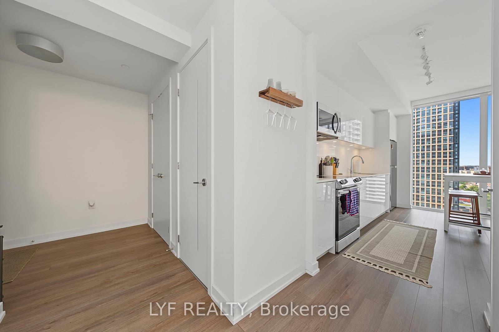 357 King Street W, Unit 2403 thumbnail 9