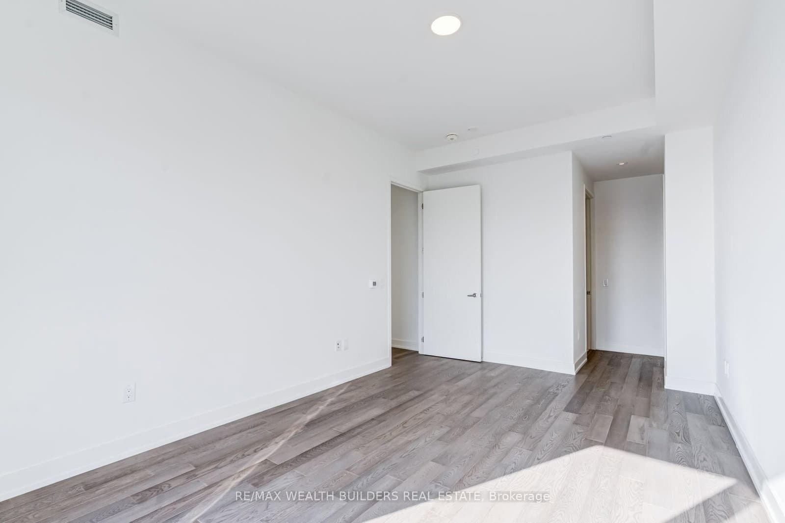 15 Lower Jarvis Street, Unit 4201 thumbnail 33