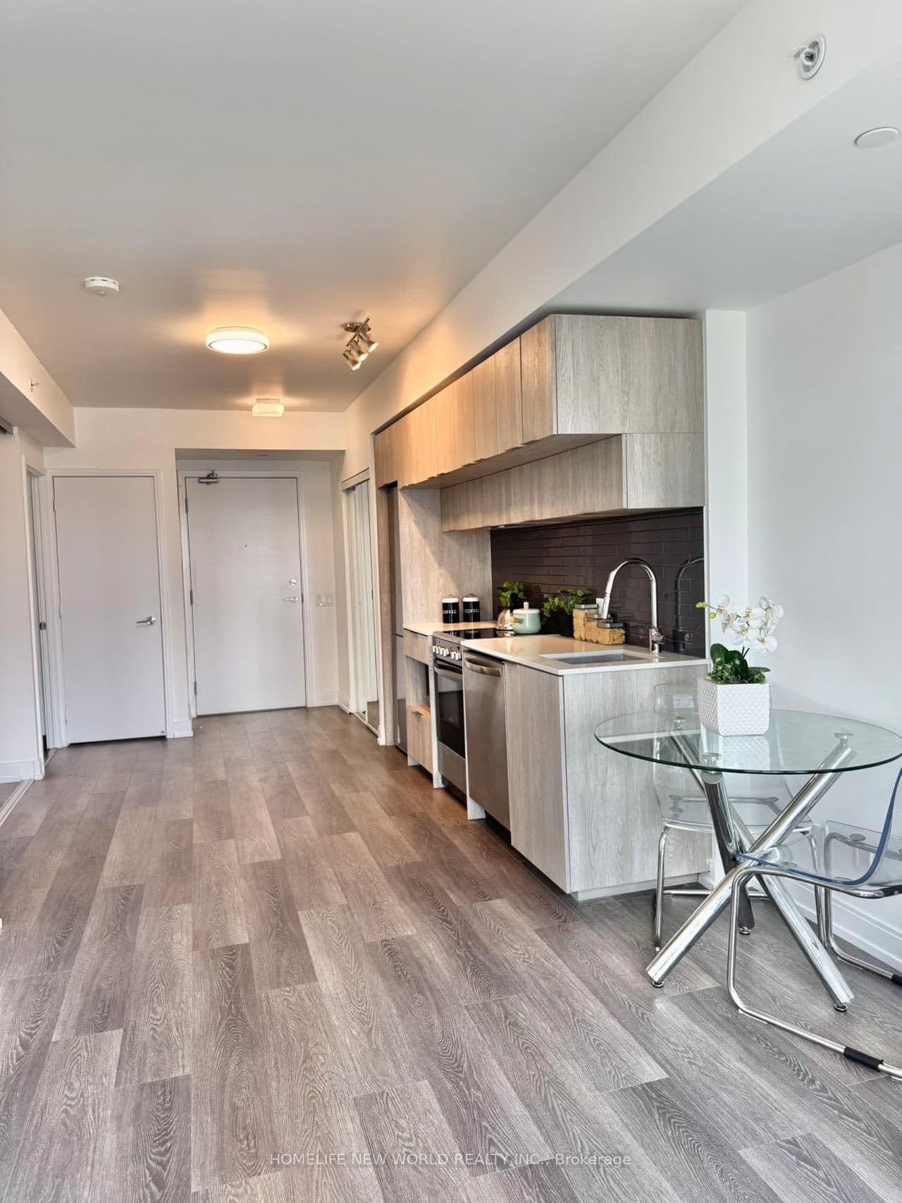 181 Dundas Street E, Unit 1806 thumbnail 9