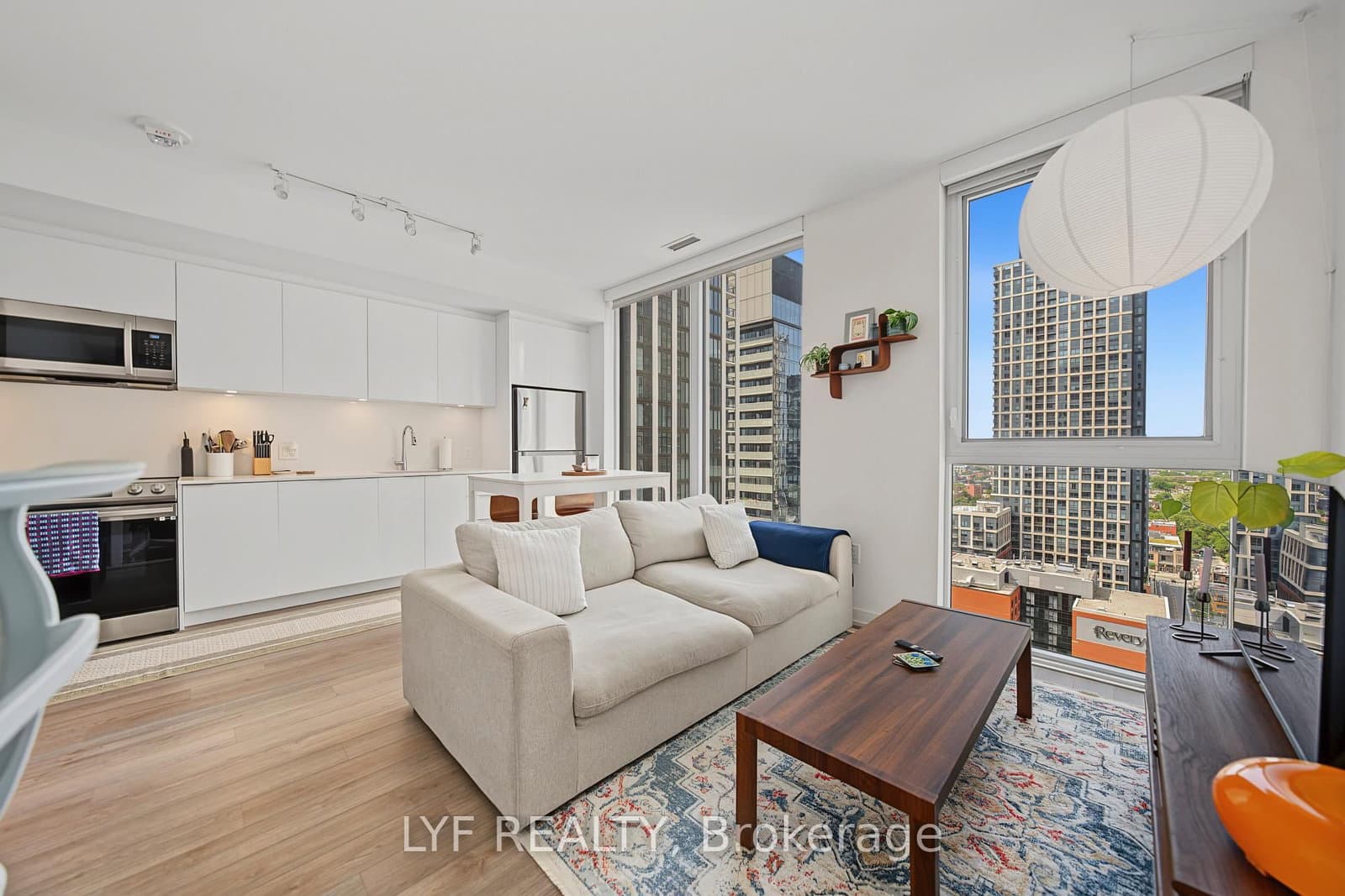 357 King Street W, Unit 2403 thumbnail 15