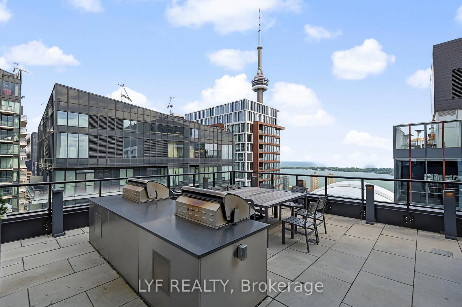 357 King Street W, Unit 2403 thumbnail 34