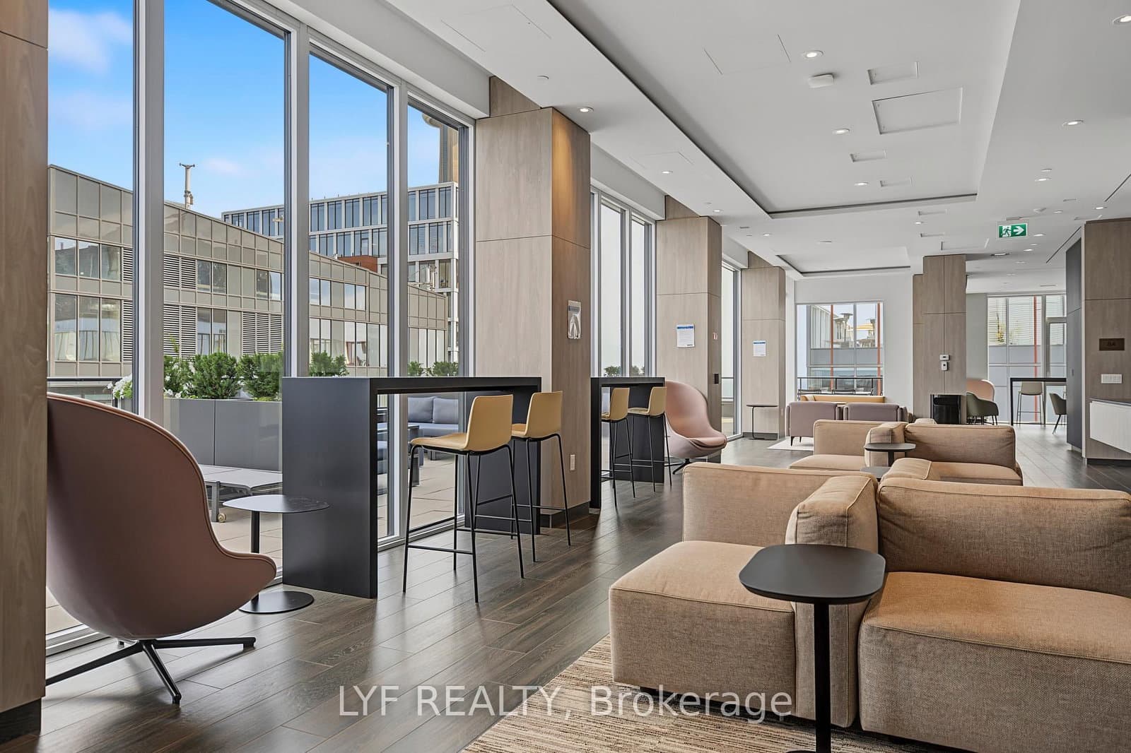 357 King Street W, Unit 2403 thumbnail 42