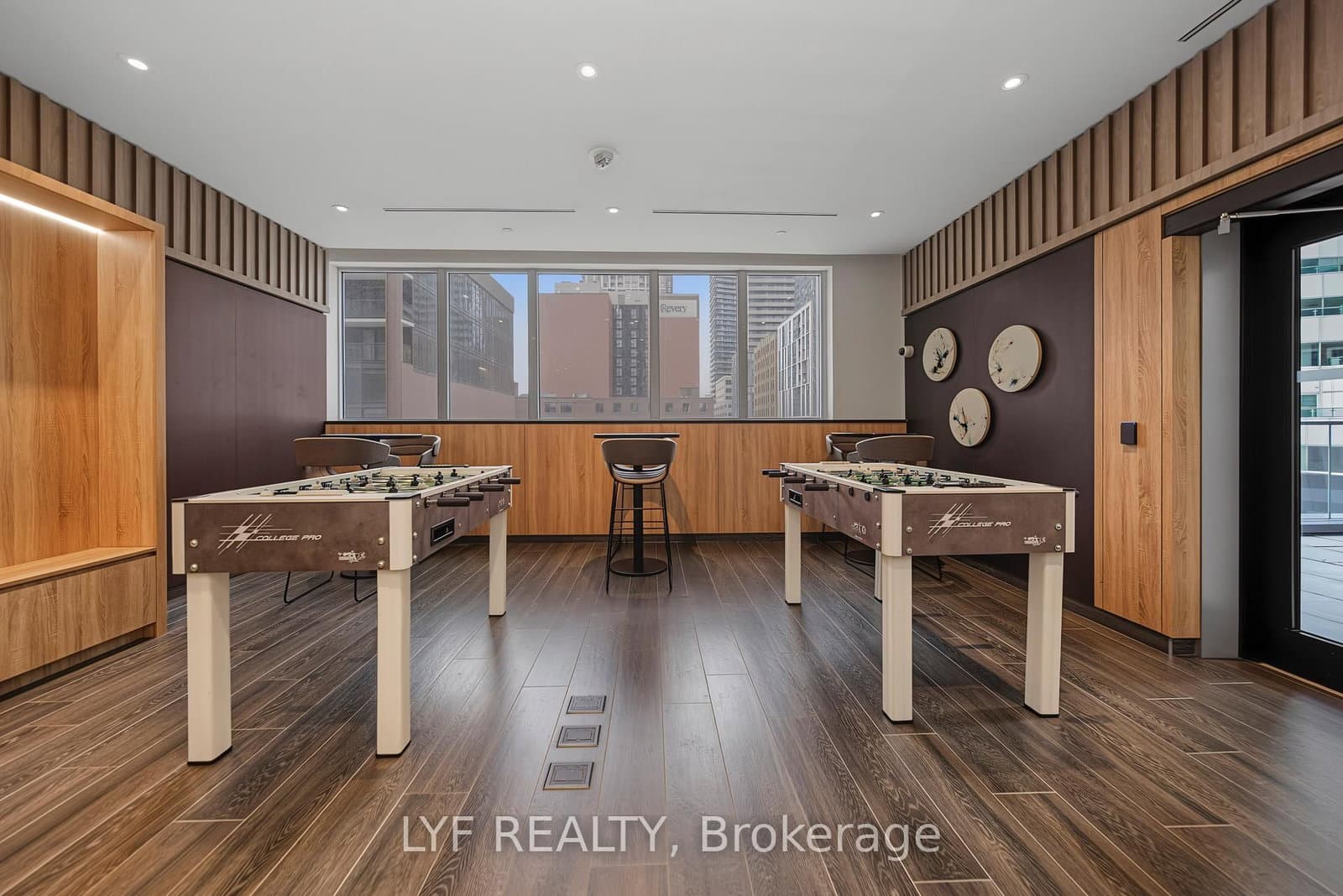 357 King Street W, Unit 2403 thumbnail 44