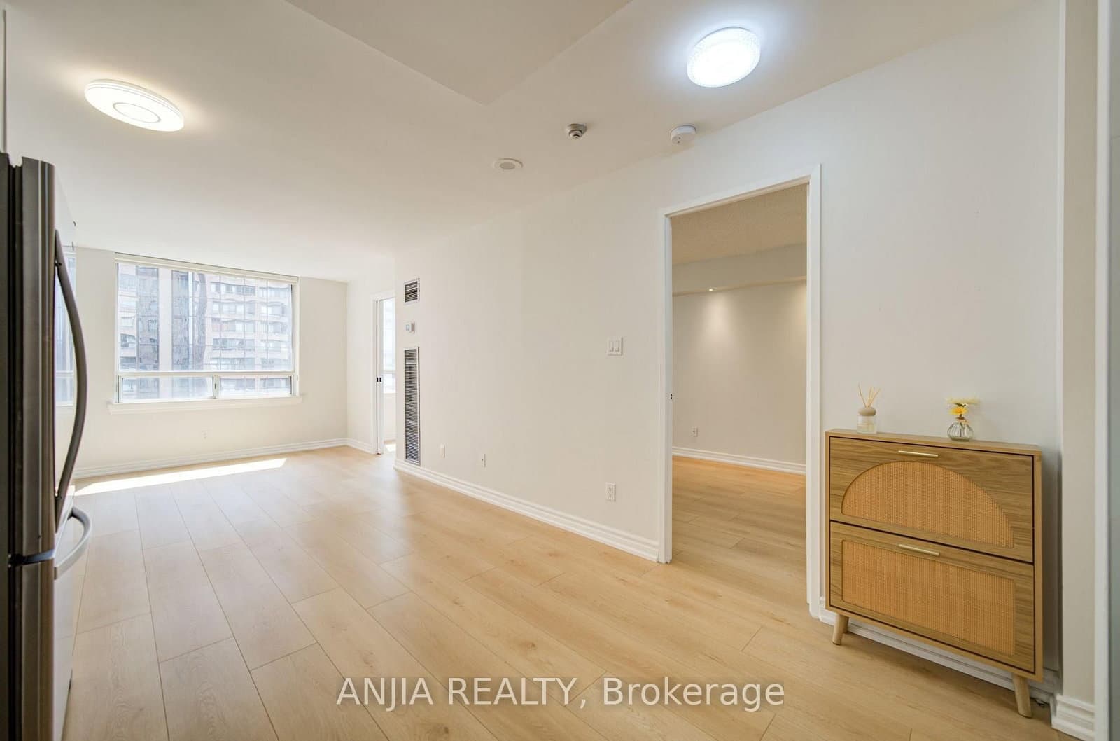 633 Bay Street, Unit 912 thumbnail 21