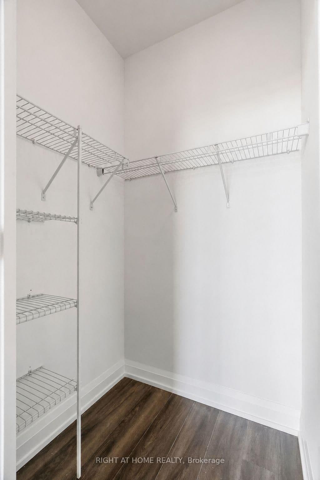 20 Soudan Avenue, Unit PH03 thumbnail 24