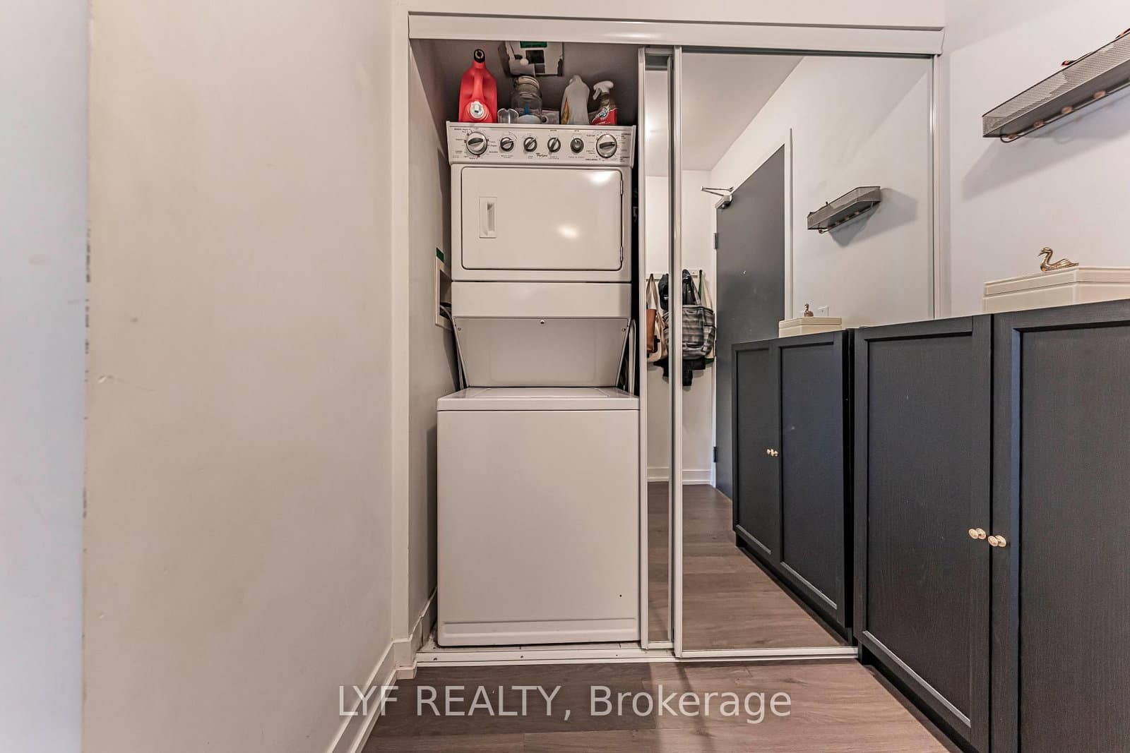 105 George Street, Unit 402 thumbnail 10