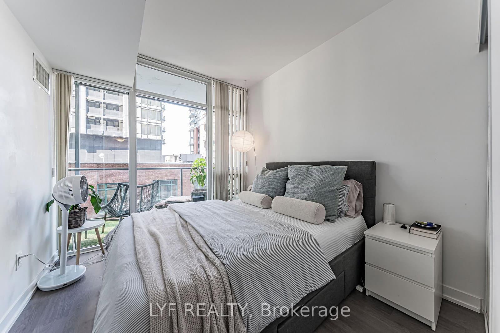 105 George Street, Unit 402 thumbnail 26