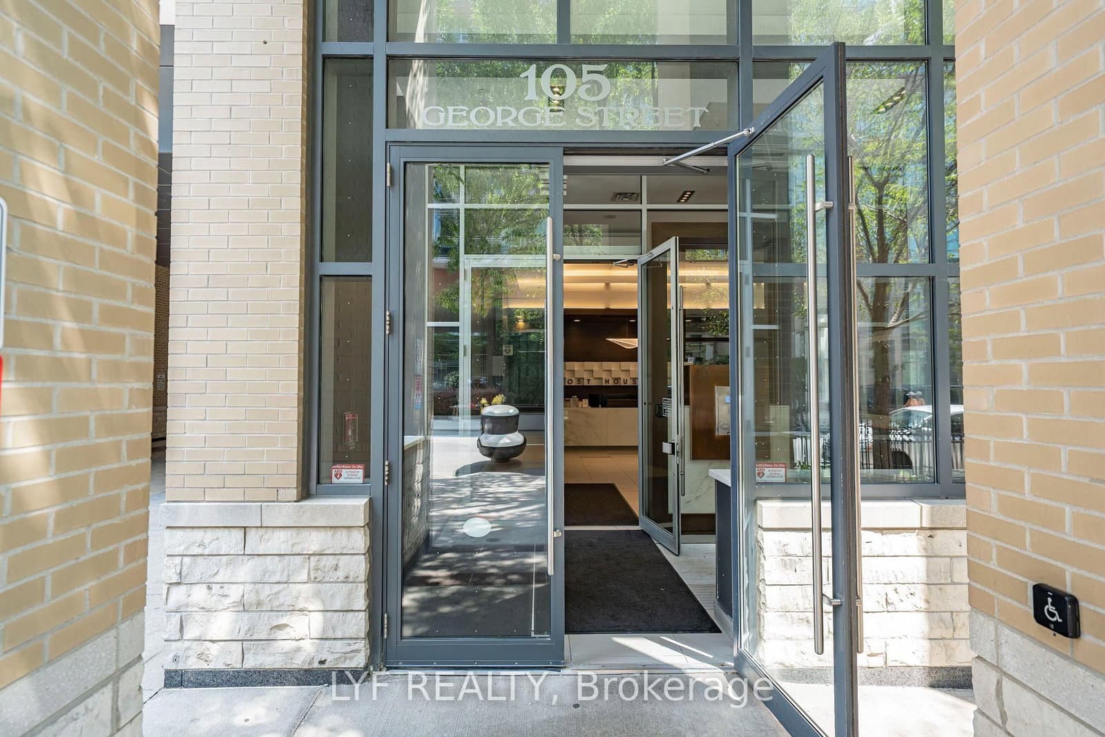 105 George Street, Unit 402 thumbnail 3