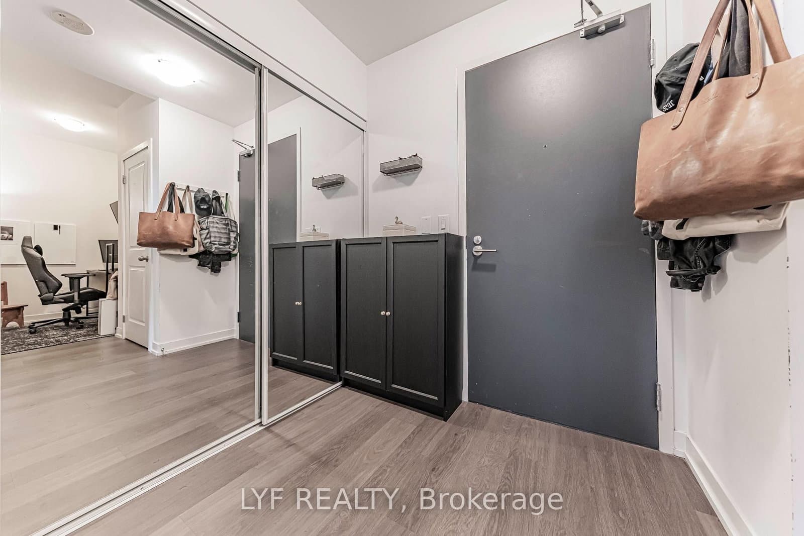 105 George Street, Unit 402 thumbnail 31