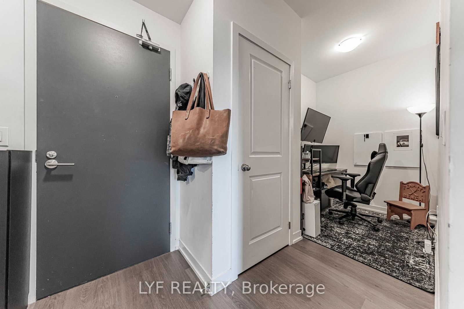 105 George Street, Unit 402 thumbnail 32
