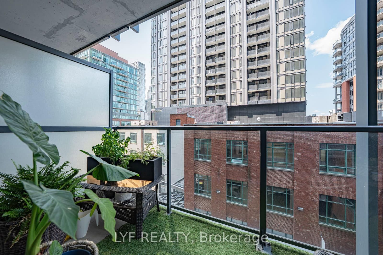 105 George Street, Unit 402 thumbnail 4