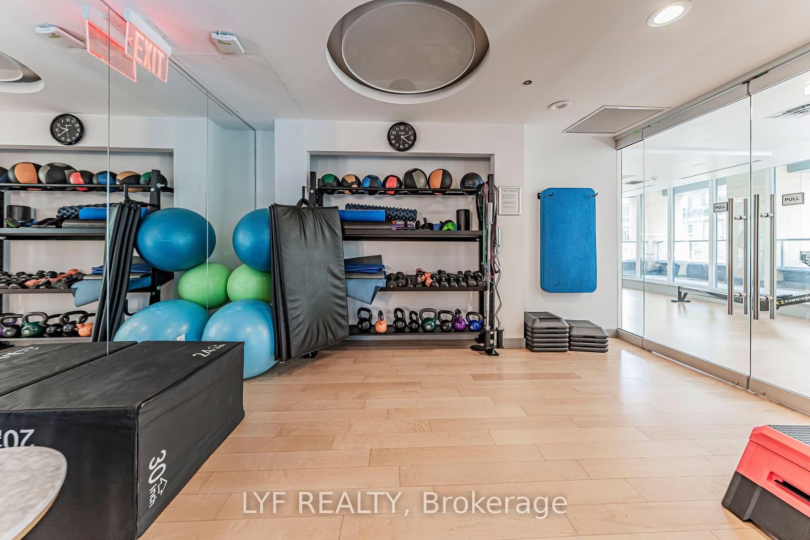 105 George Street, Unit 402 thumbnail 48