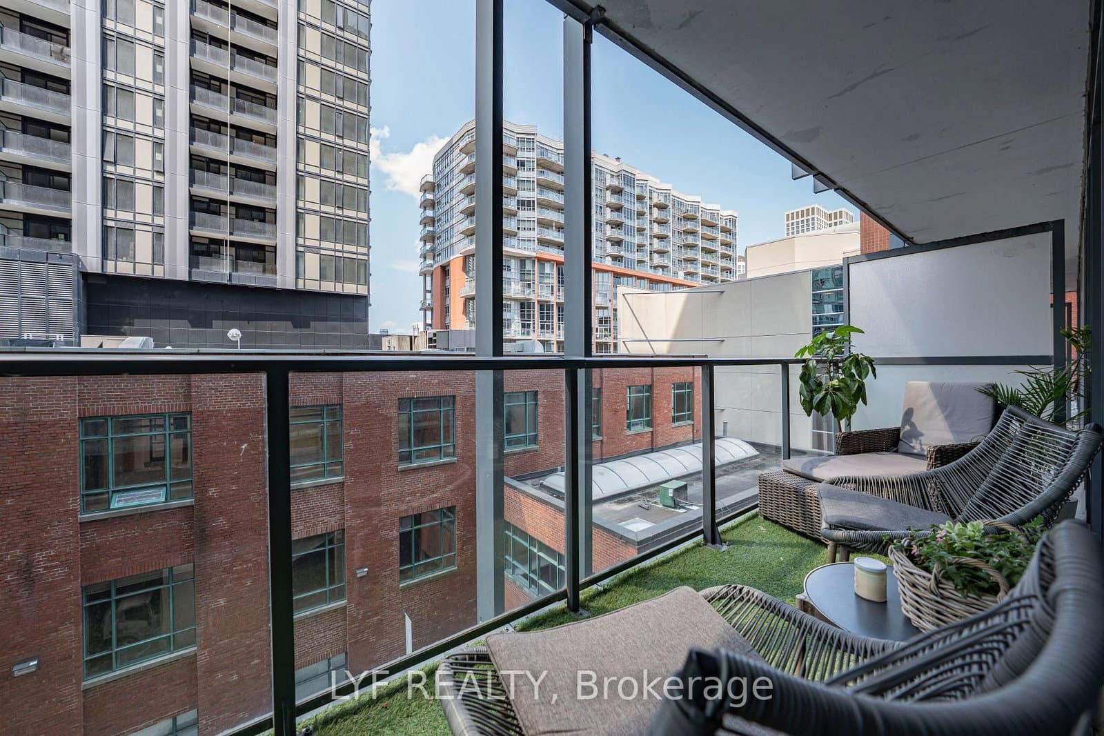 105 George Street, Unit 402 thumbnail 5