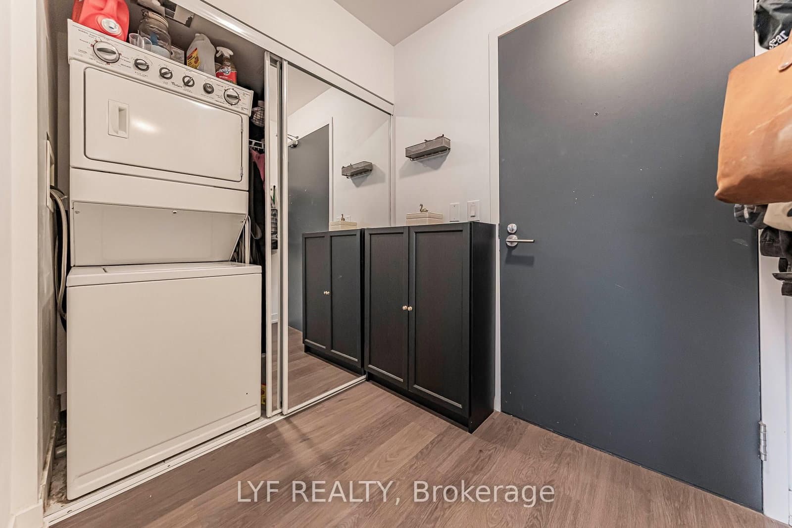 105 George Street, Unit 402 thumbnail 9