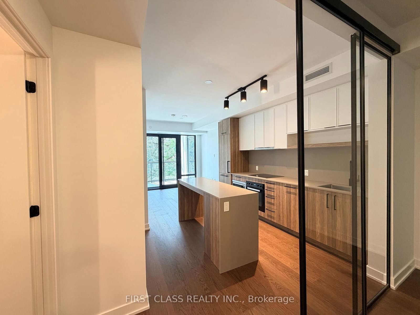 91 Montclair Avenue, Unit 508 thumbnail 9