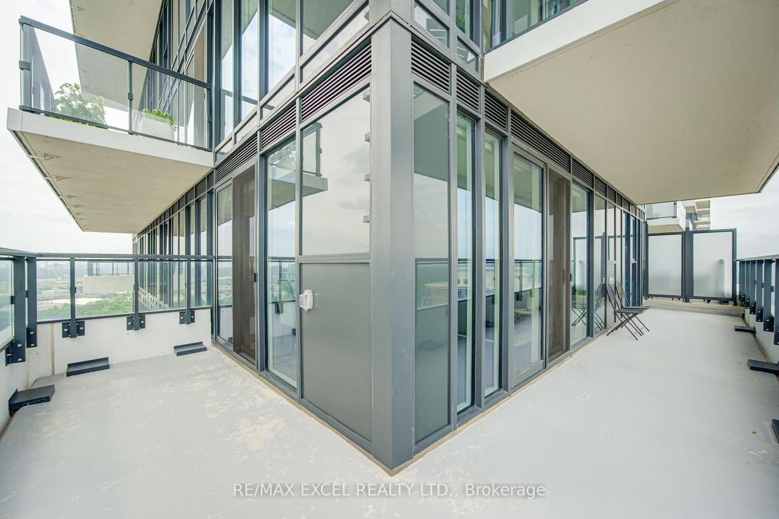 20 Inn On The Park Drive, Unit 2331 thumbnail 38