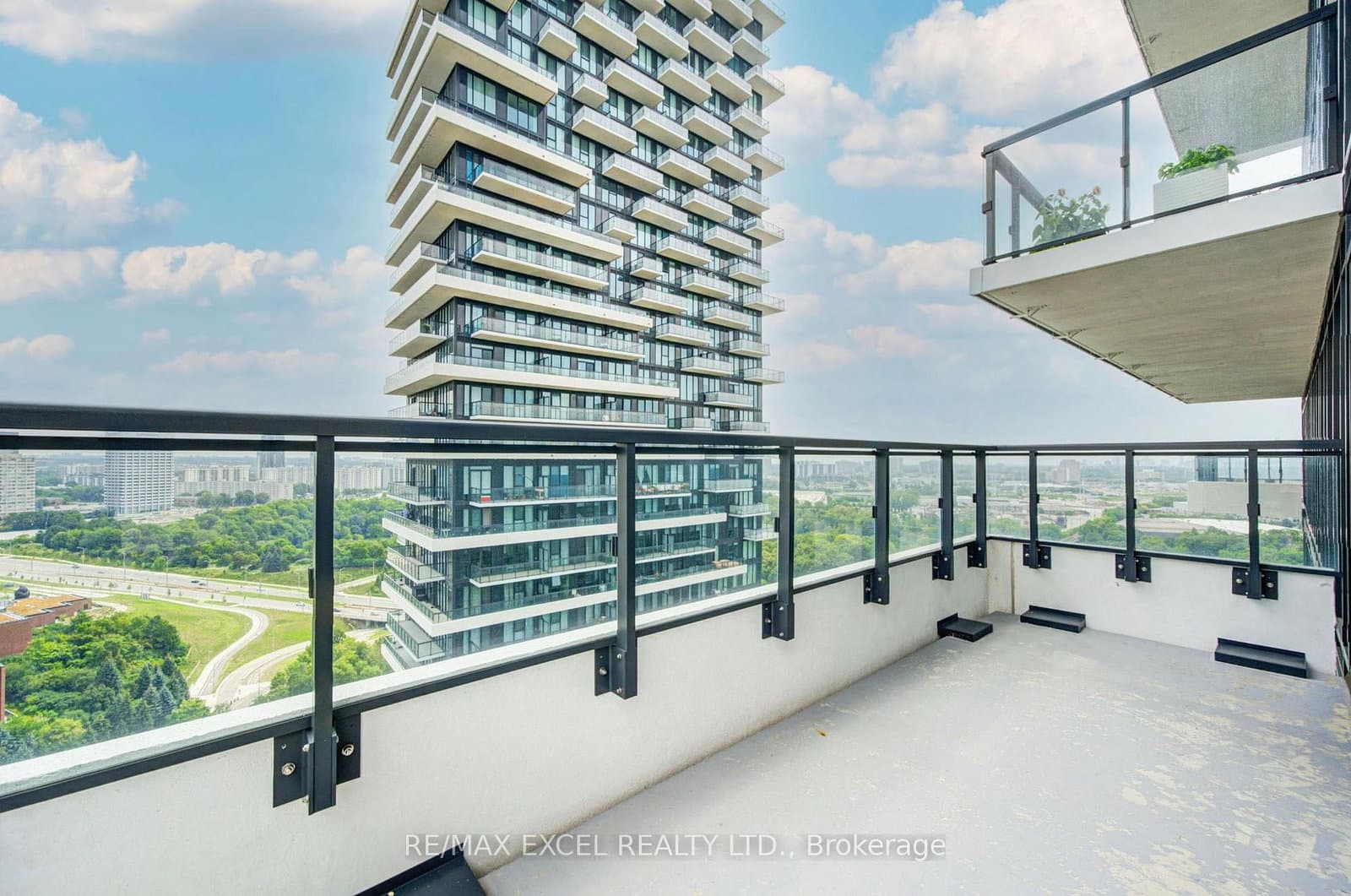 20 Inn On The Park Drive, Unit 2331 thumbnail 40