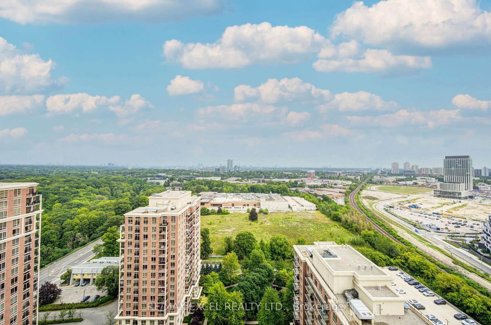 20 Inn On The Park Drive, Unit 2331 thumbnail 41
