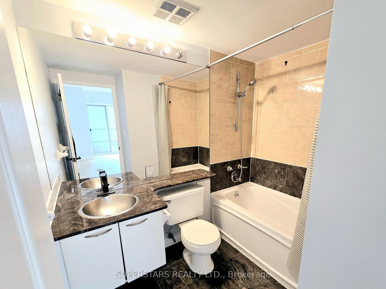 55 Bloor Street E, Unit 1502 thumbnail 12